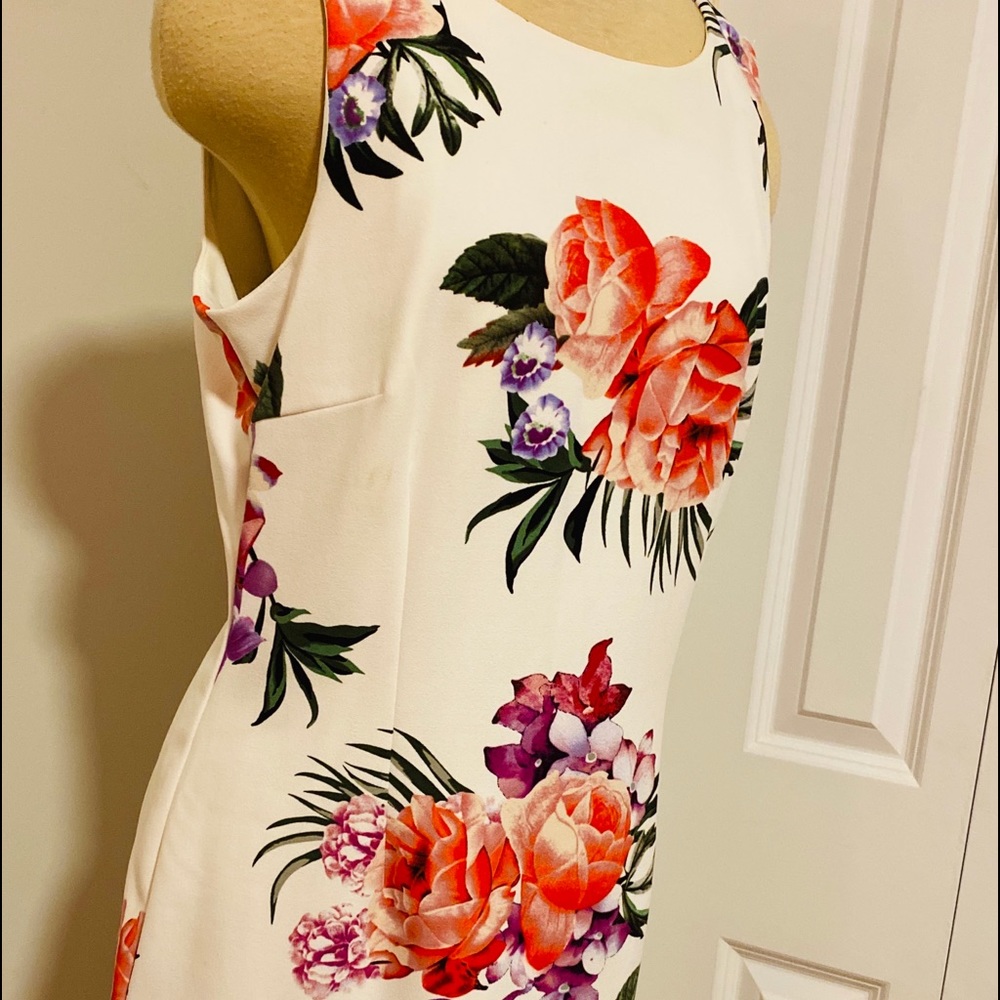 Stunning Floral Midi EUC